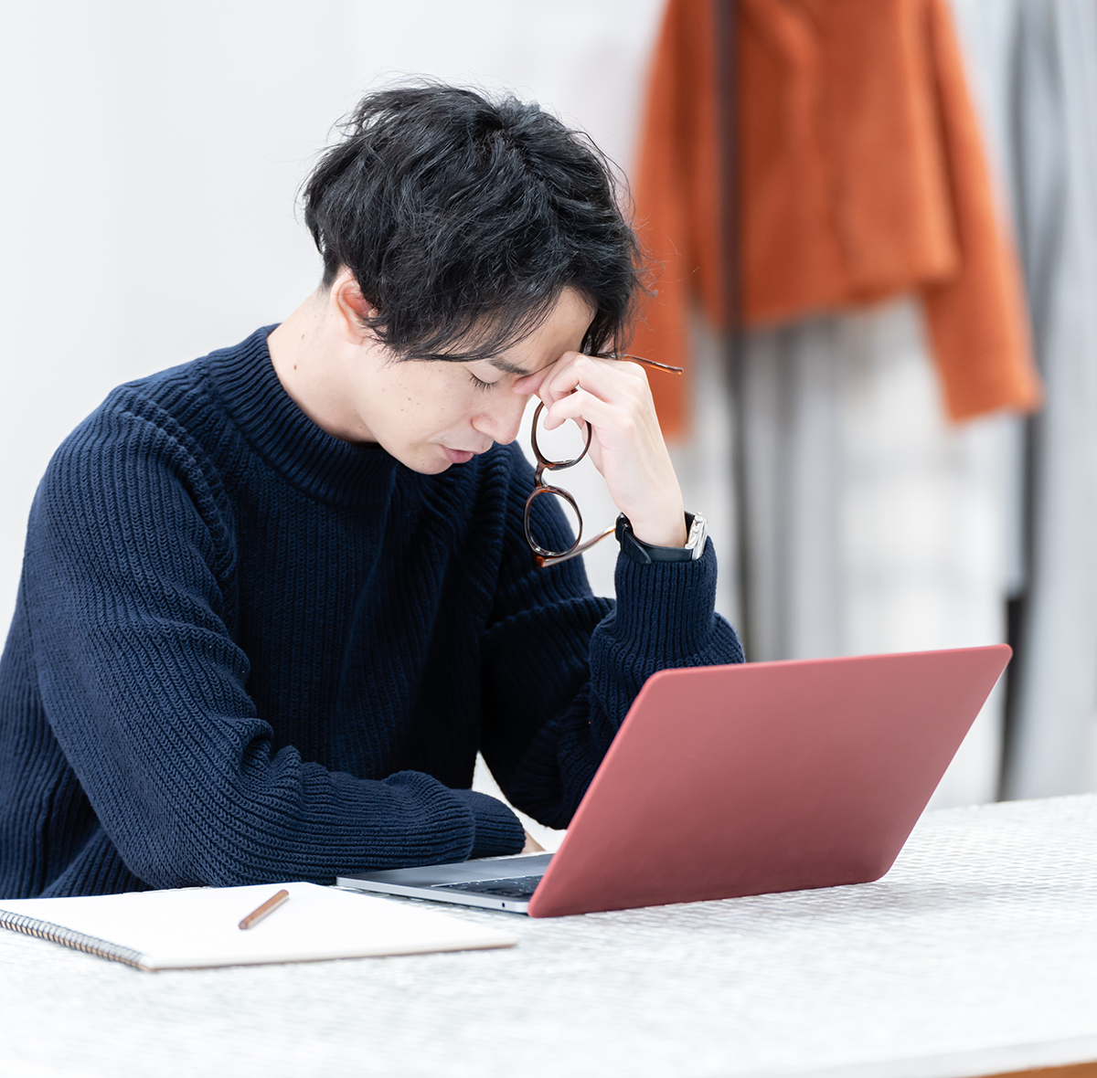 眼精疲労｜一晩寝ても取れない、その「目の疲れ」。